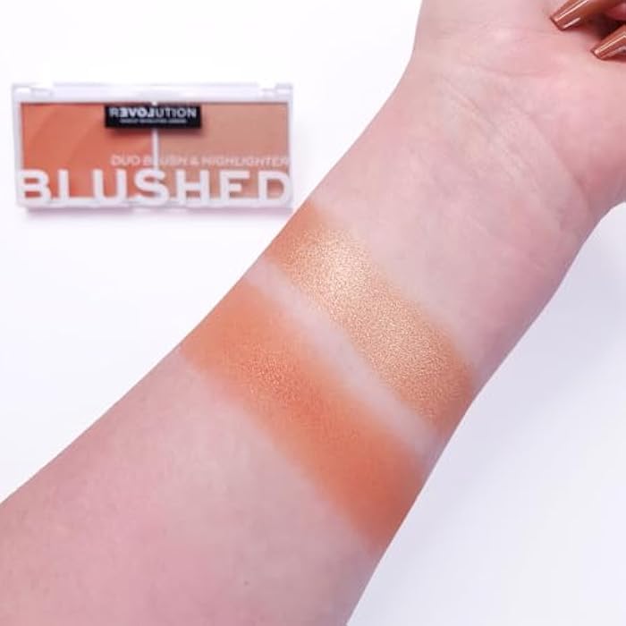 Makeup Revolution Relove Colour Play Blushed Duo, Sweet - Image 3